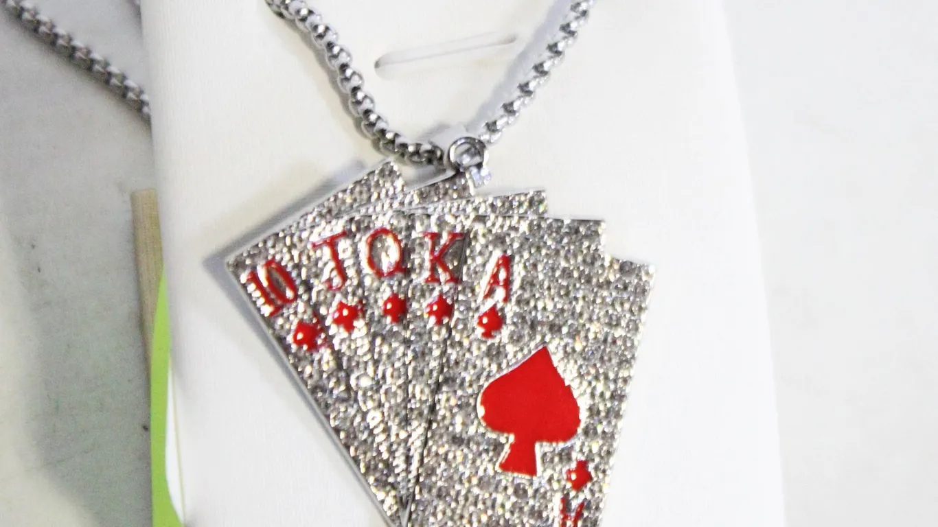 NEW POKER PLAYING CARDS CRYSTAL NECKLACE