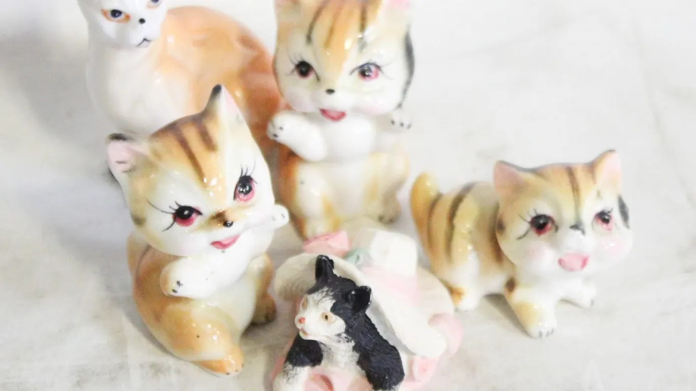 MINIATURE CERAMIC KITTENS
