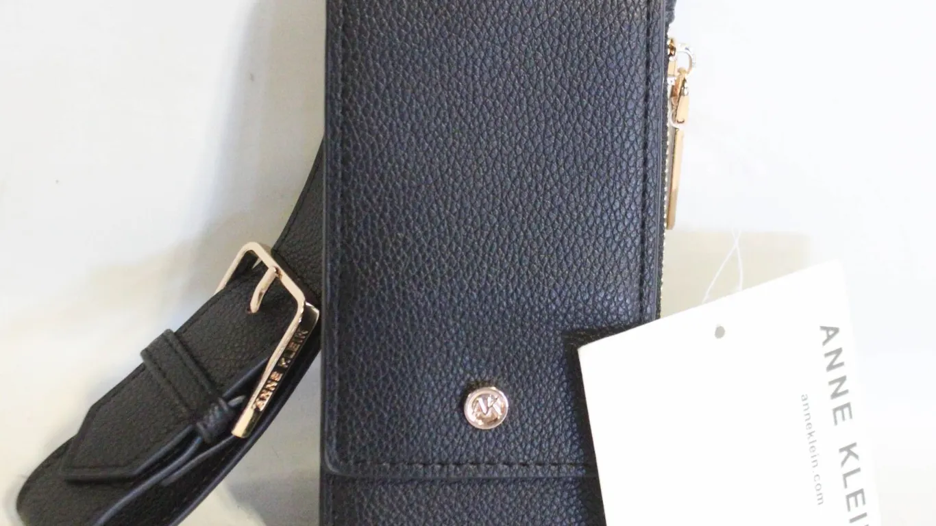 NEW ANNE KLEIN FLAP WRISTLET