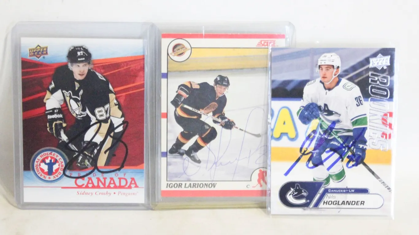 3 NHL AUTOGRAPHED CARDS INCL SIGNED SIDNEY