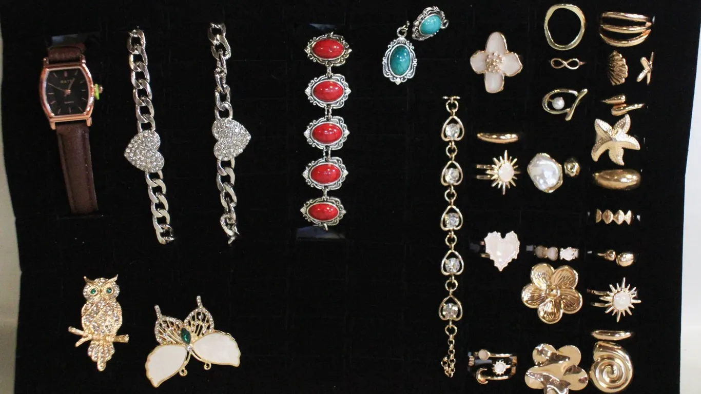 TRAY W/ BROOCH AND BRACELETS AND RINGS,WATCH
