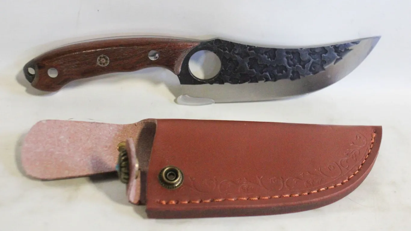 NEW WOOD HANDLED HUNTING KNIFE