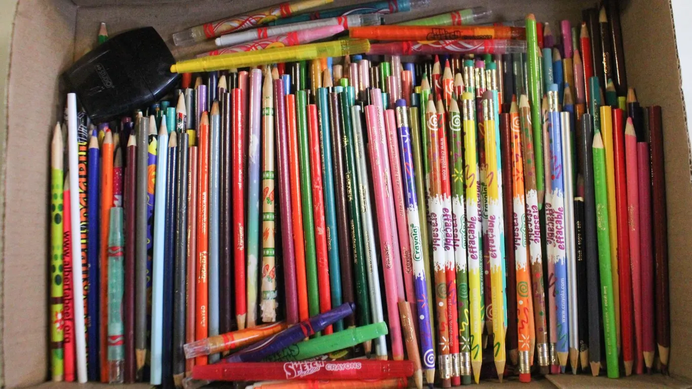 COLORED PENCILS/ERASABLES+TWISTABLES