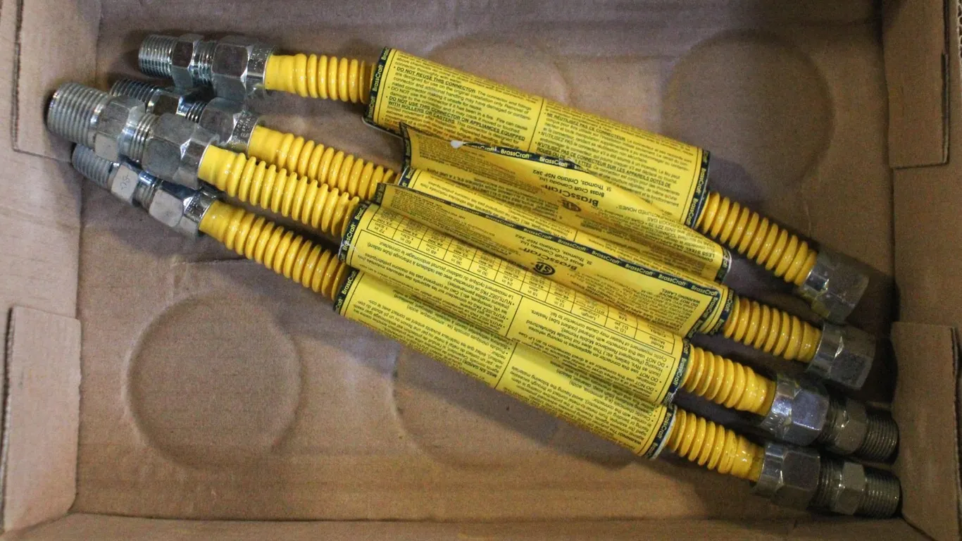 4 BRASSCRAFT PROCOAT FLEXIBLE GAS