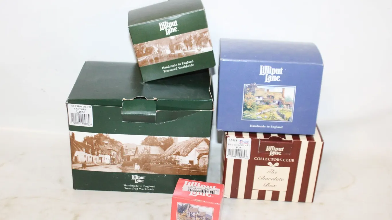 LOT LILLIPUT LANE MINI COTTAGES DIFF SIZES