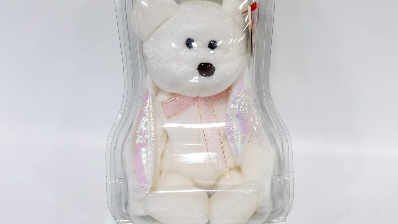 1998 TY BUDDY HALO THE ANGEL BEAR IN FORMED CASE