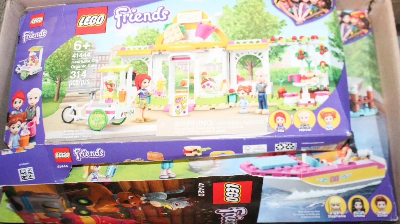 BOX OF GIRLS BARBIE LEGO SETS WITH