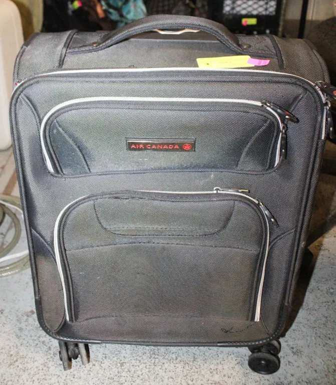 AIR CANADA CARRY ON SUITCASE