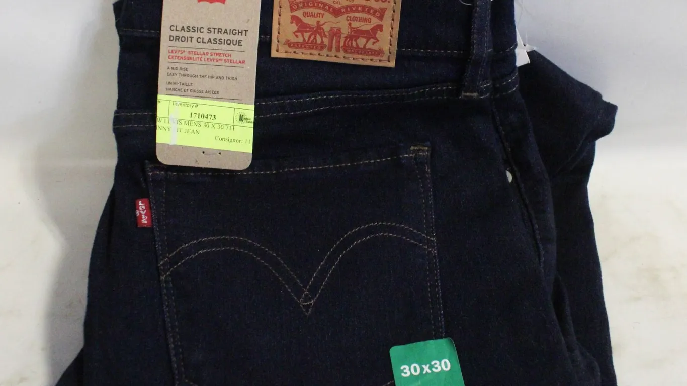 NEW LEVIS MENS 30 X 30 711 SKINNY FIT JEAN