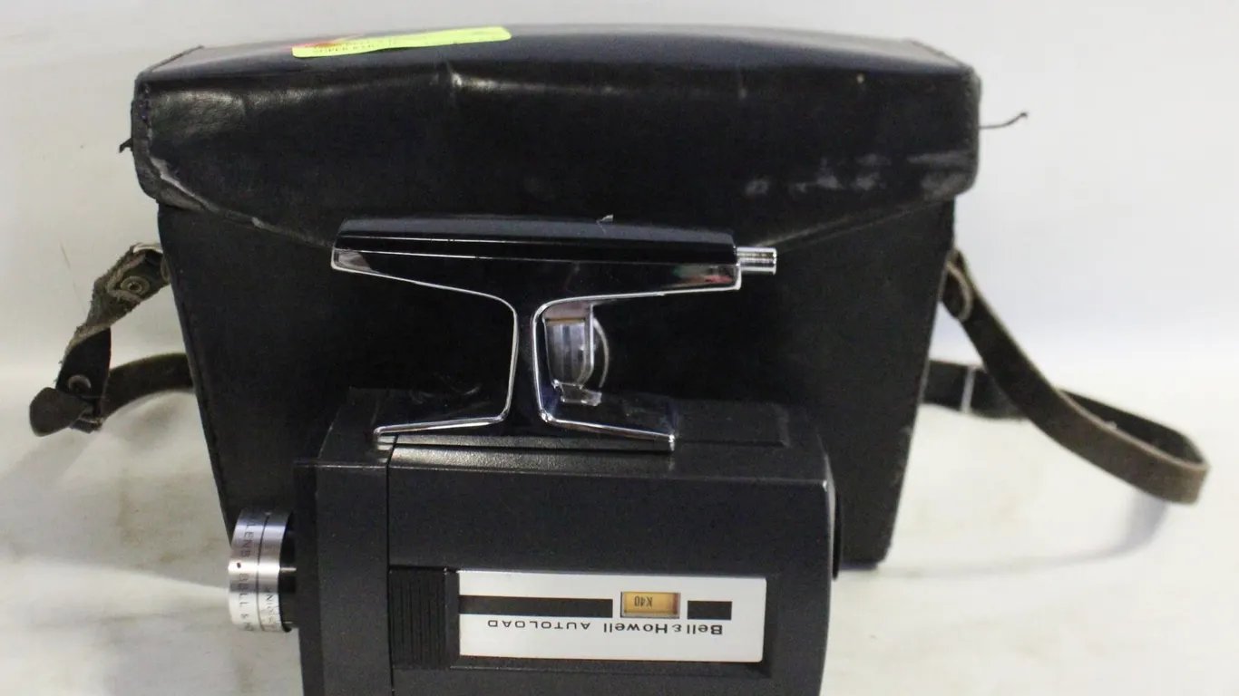 1960S BELL & HOWELL AUTOLOAD SUPER 8 MOVIE