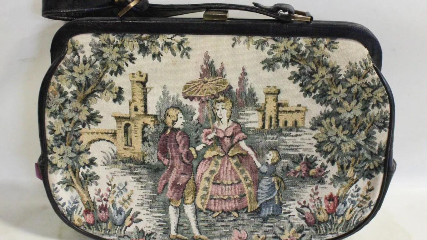VINTAGE MID CENTURY TAPESTRY HANDBAG