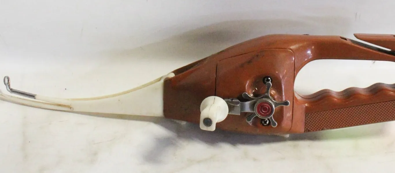 1972 POPEIL'S POCKET FISHERMAN ROD / REEL