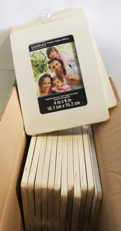 LOT OF NEW WOOD PIC FRAMES 4X6