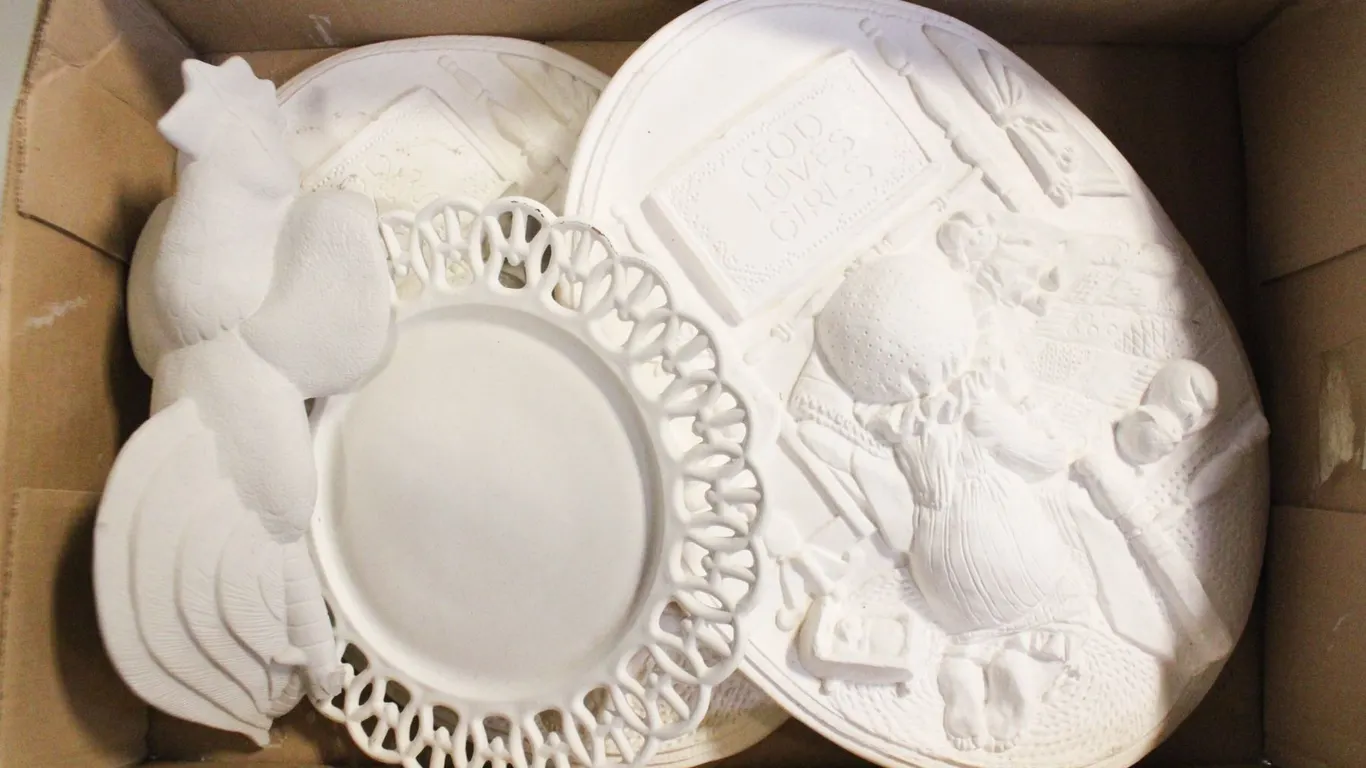 LOT OF UNFINISHED CERAMICS