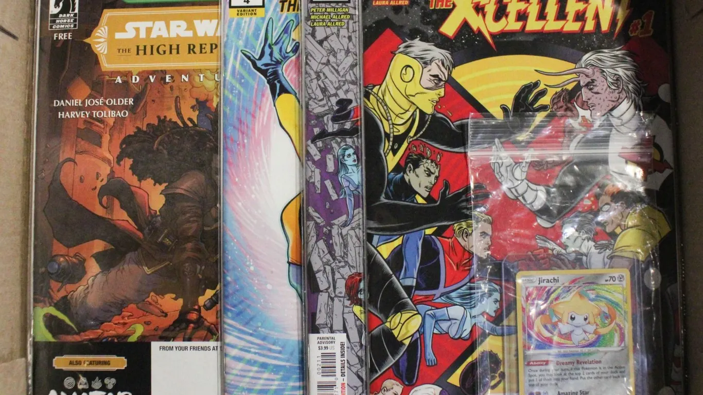 ESTATE POKEMON CARD+ASSORTED COMIC BOOKS TOGETHER