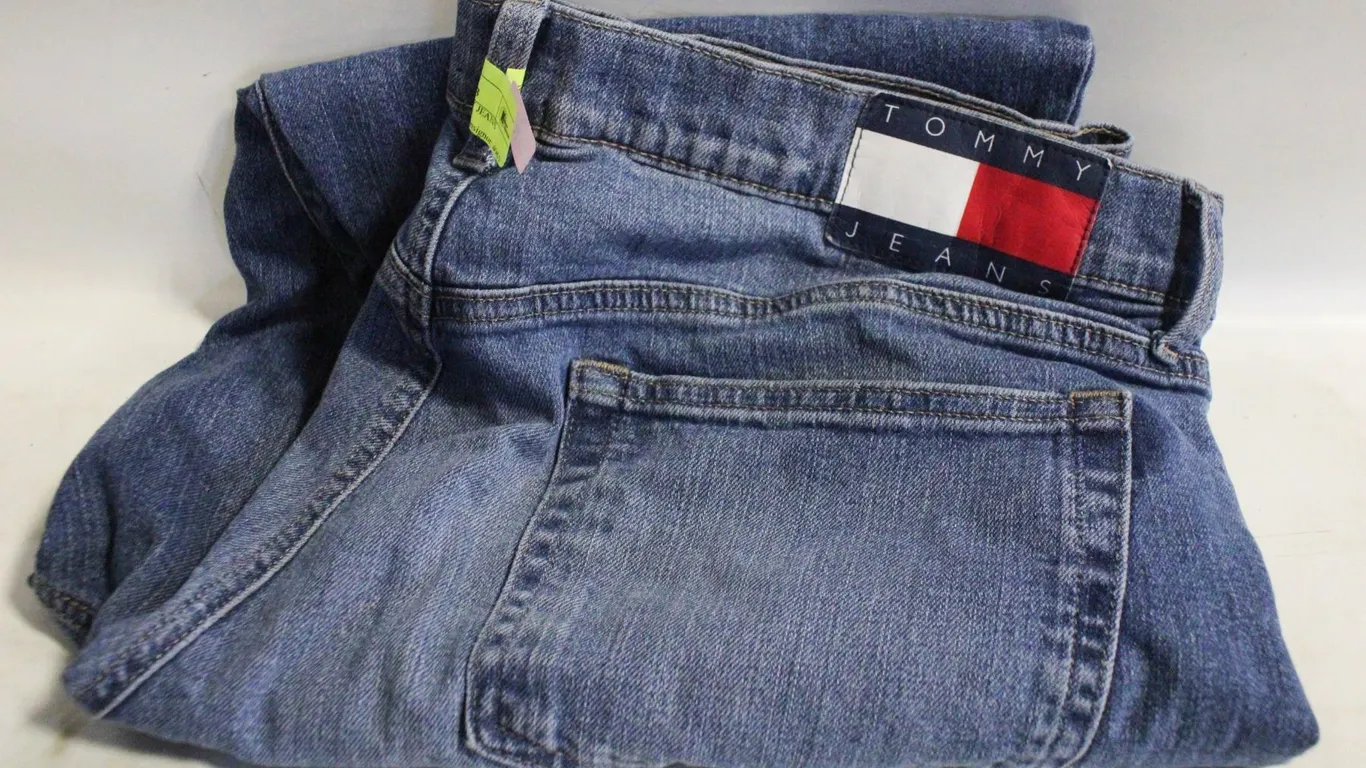MEANS 36X32 TOMMY JEANS
