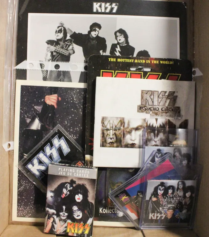 VINTAGE KISS ROCK ITEMS