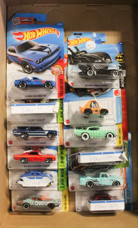 12 HOT WHEELS DIECAST