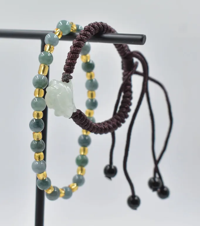 #133-NATURAL JADE JADEITE DONUT & BEAD BRACELET