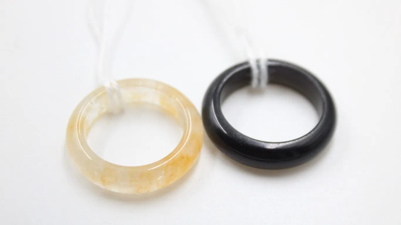 #252- NATURAL CITRINE & BLACK ONYX RING 2 PCS