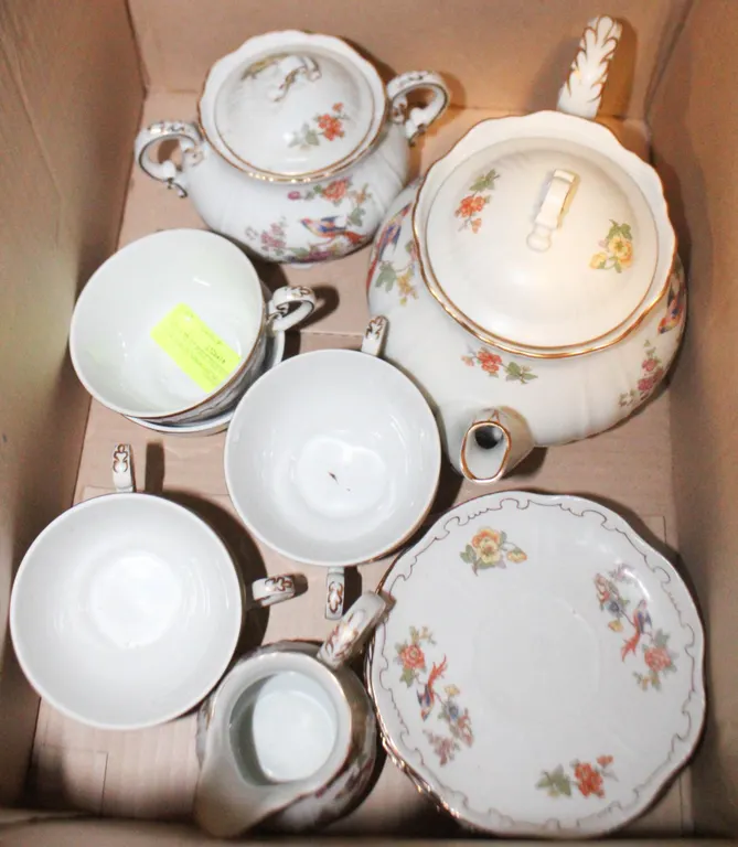 ESTATE 17 PIECE ZSOLNAY PARADICSOMMADAR MOTIF