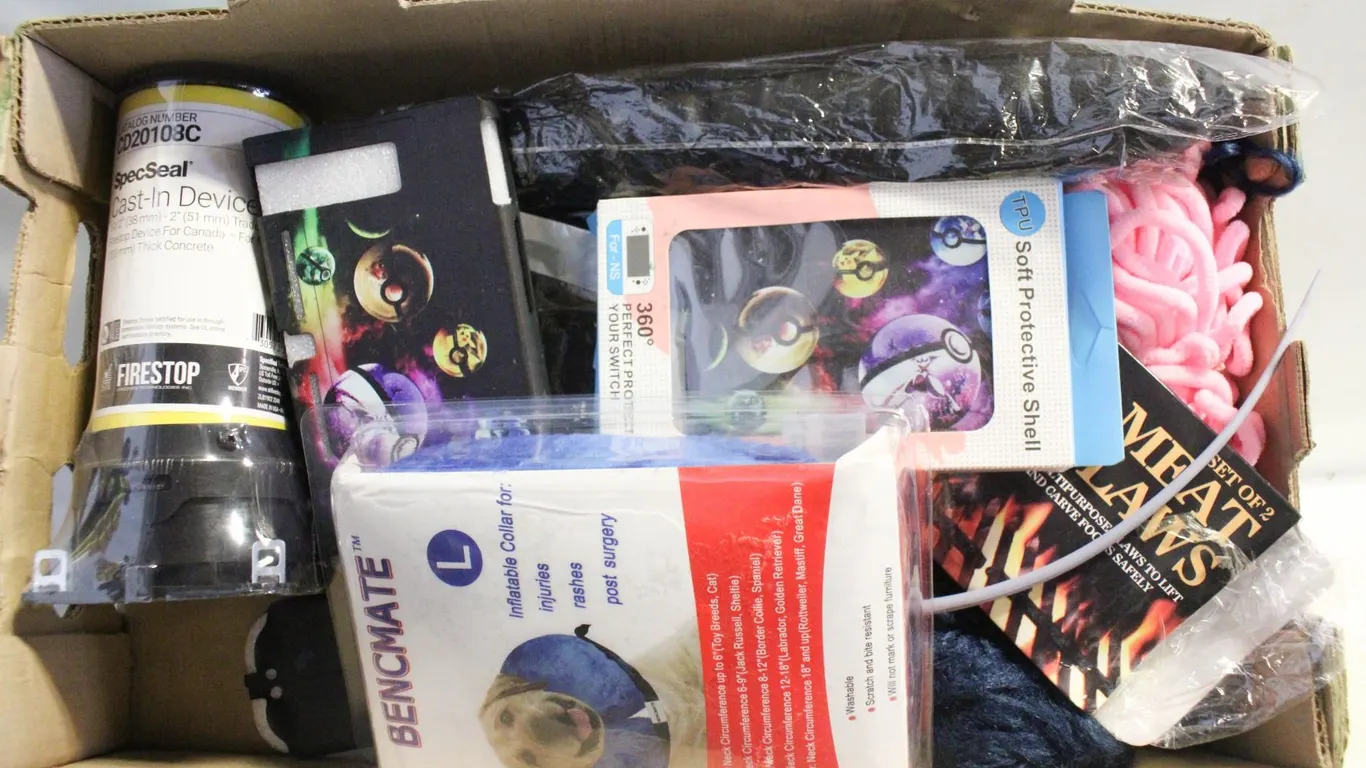 FLAT OF ASSORTED ITEMS