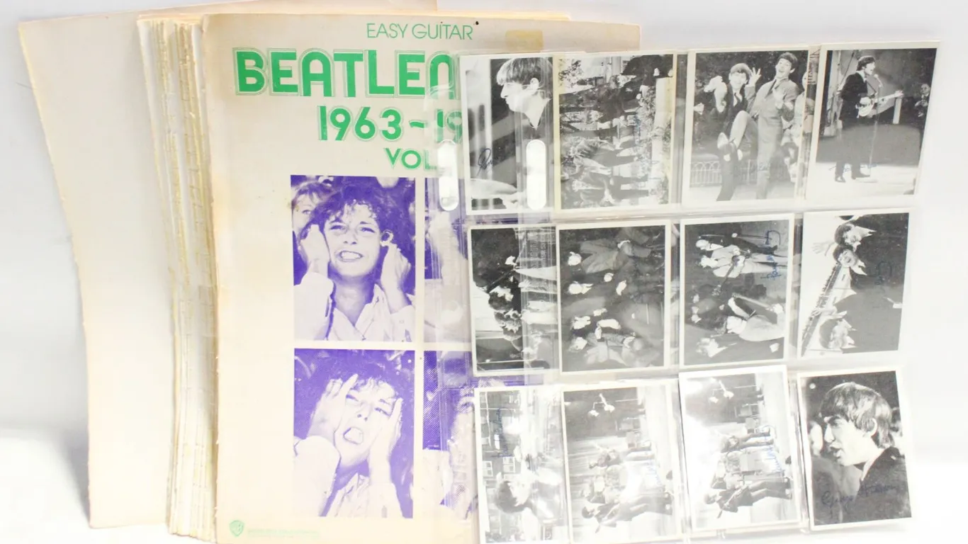 VINTAGE BEATLE CARDS GUITAR BOOK