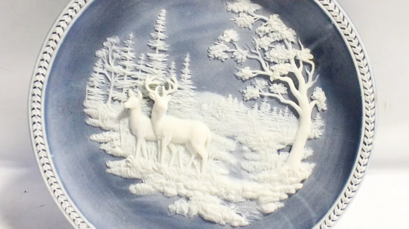 1977 STREAM’S EDGE COLLECTOR PLATE DEERS