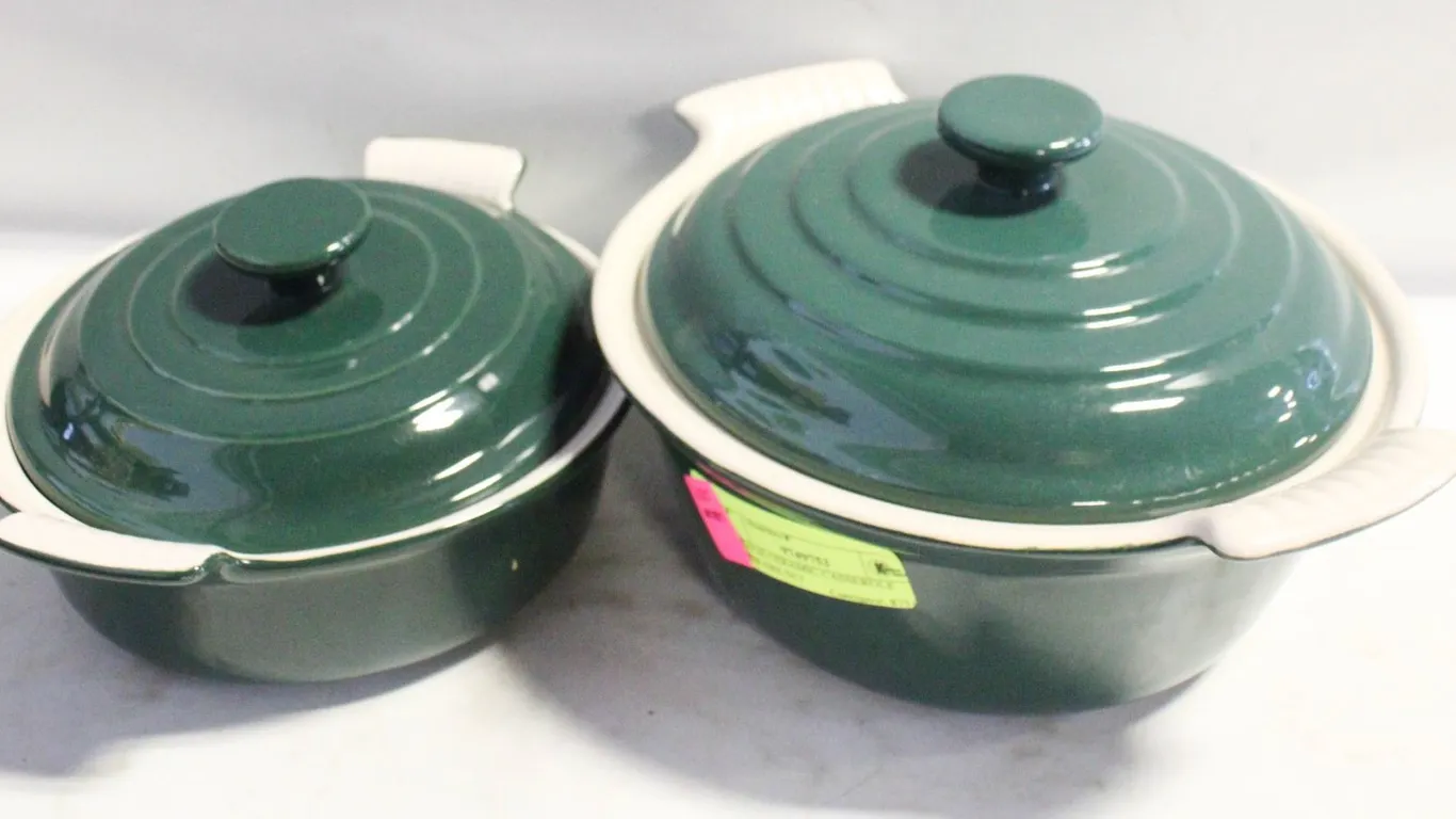 VINTAGE CERAMIC CASSEROLE BAKEWARE SET