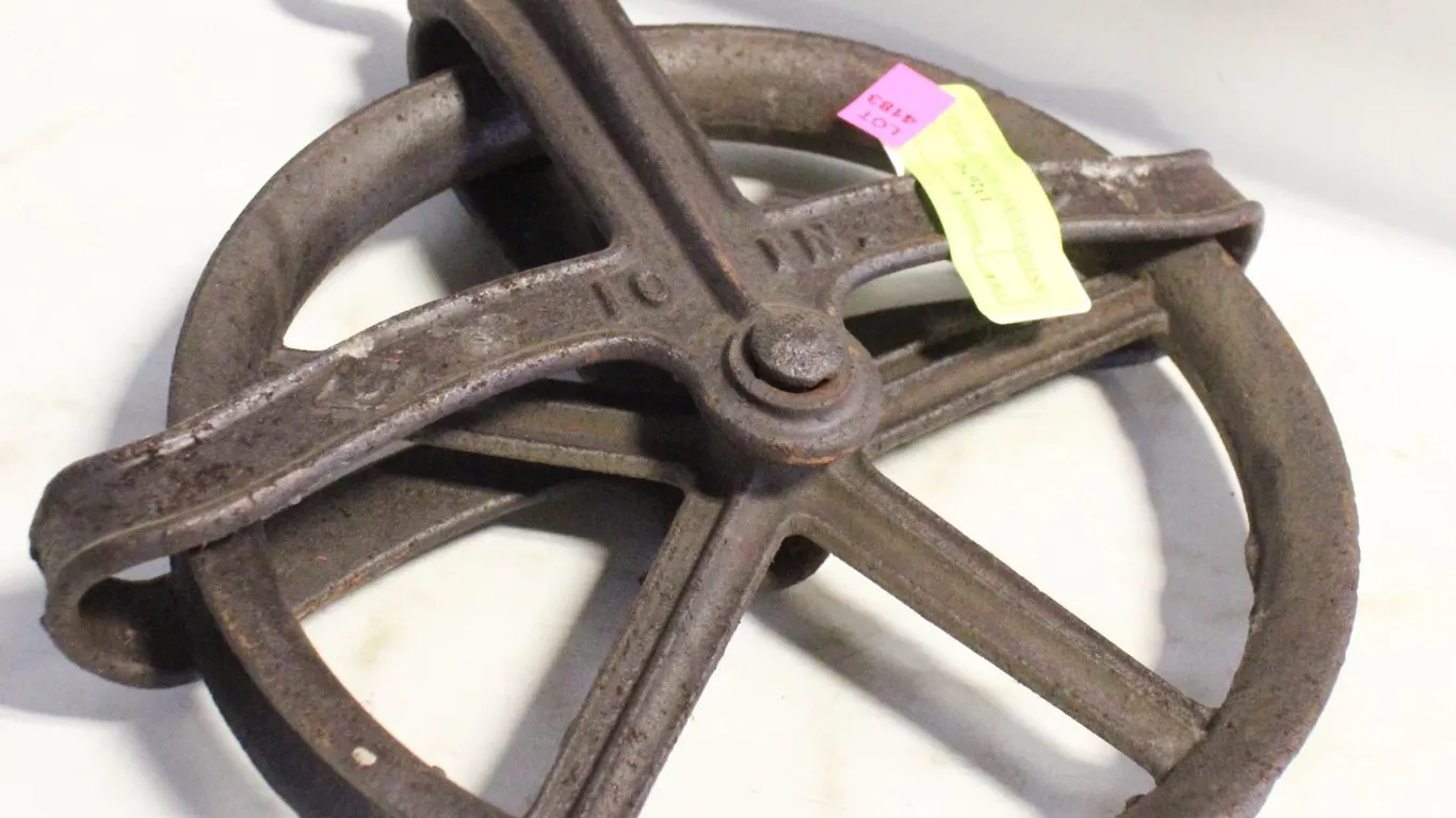 ANTIQUE CAST IRON 10" PULLEY