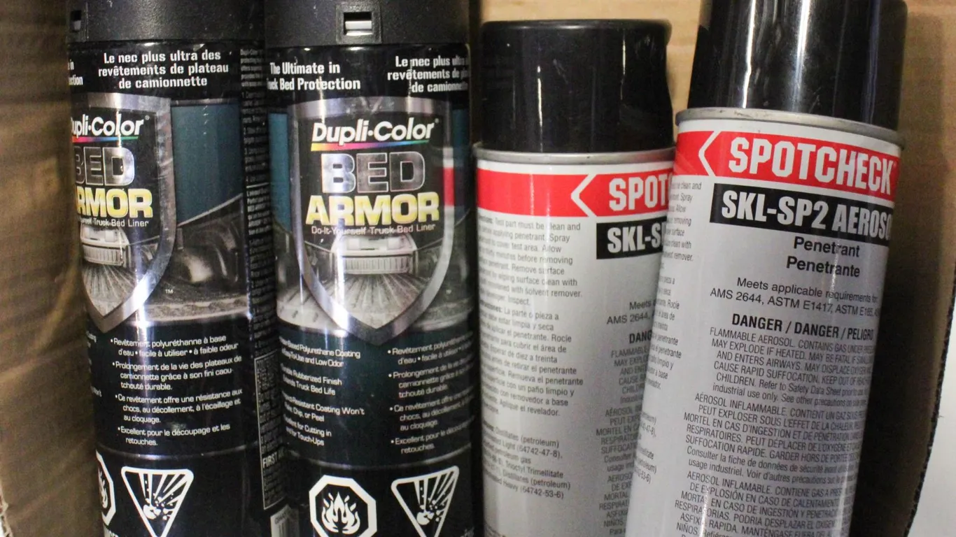 2 X TRUCK BED LINER SPRAY CANS BED ARMOR + 2 CANS