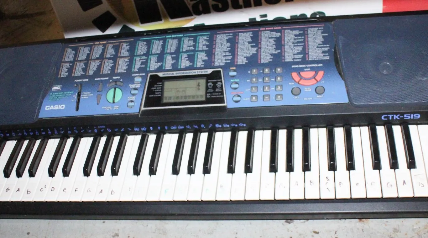 CASIO MIDI 100 SOUND BANK KEYBOARD