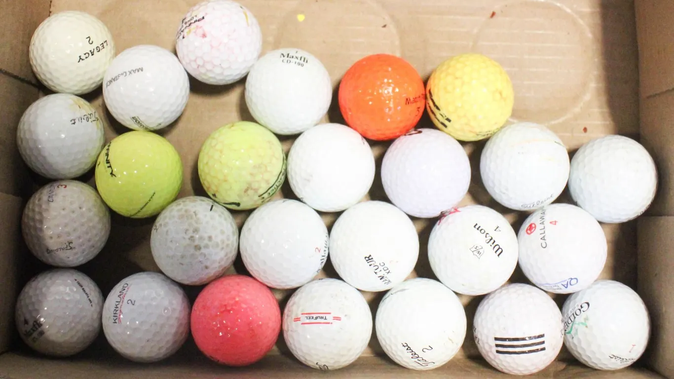 FLAT OF GOLF BALLS INC 3 PRO V1