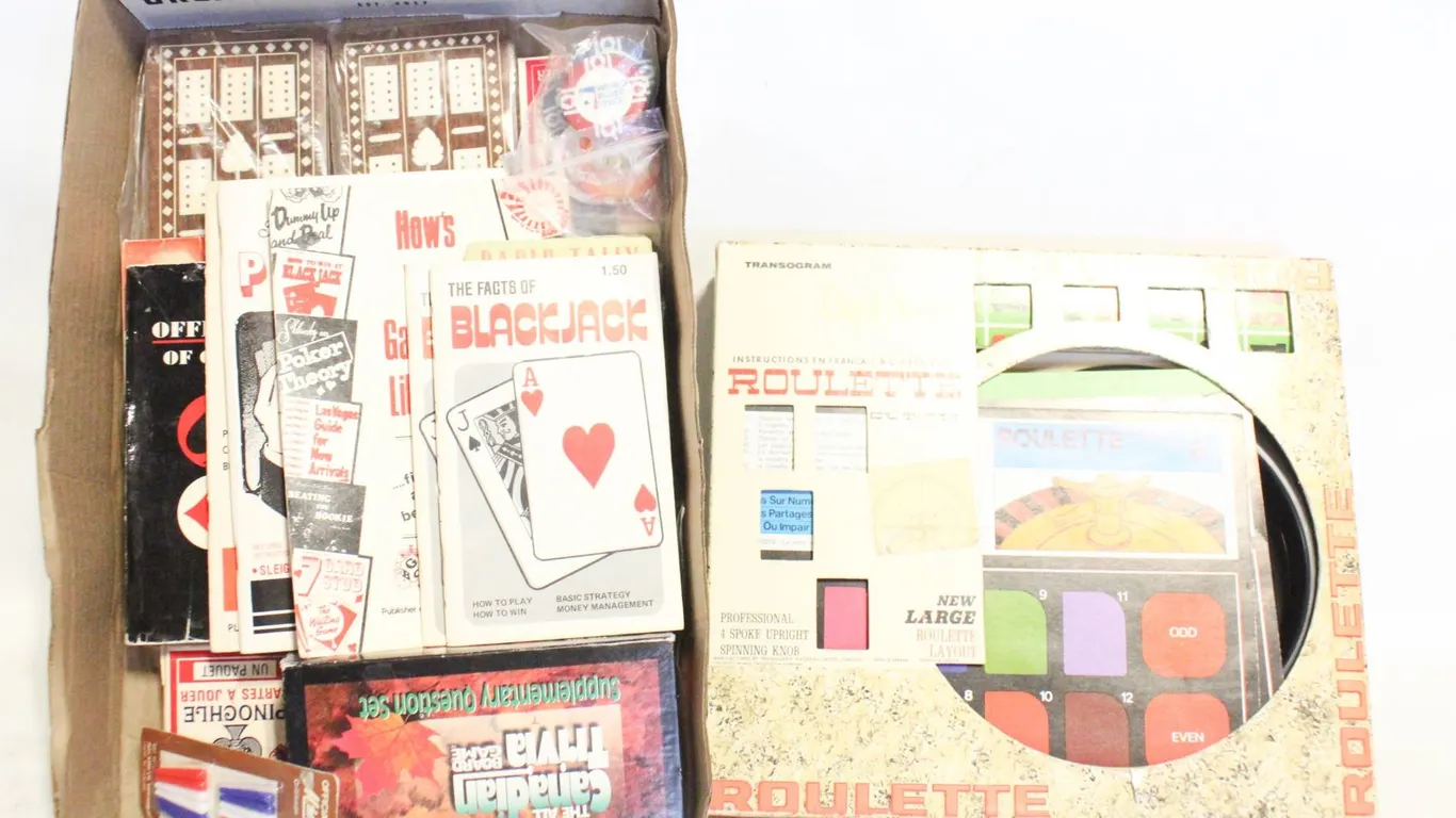 LOT OF GAME ITEMS