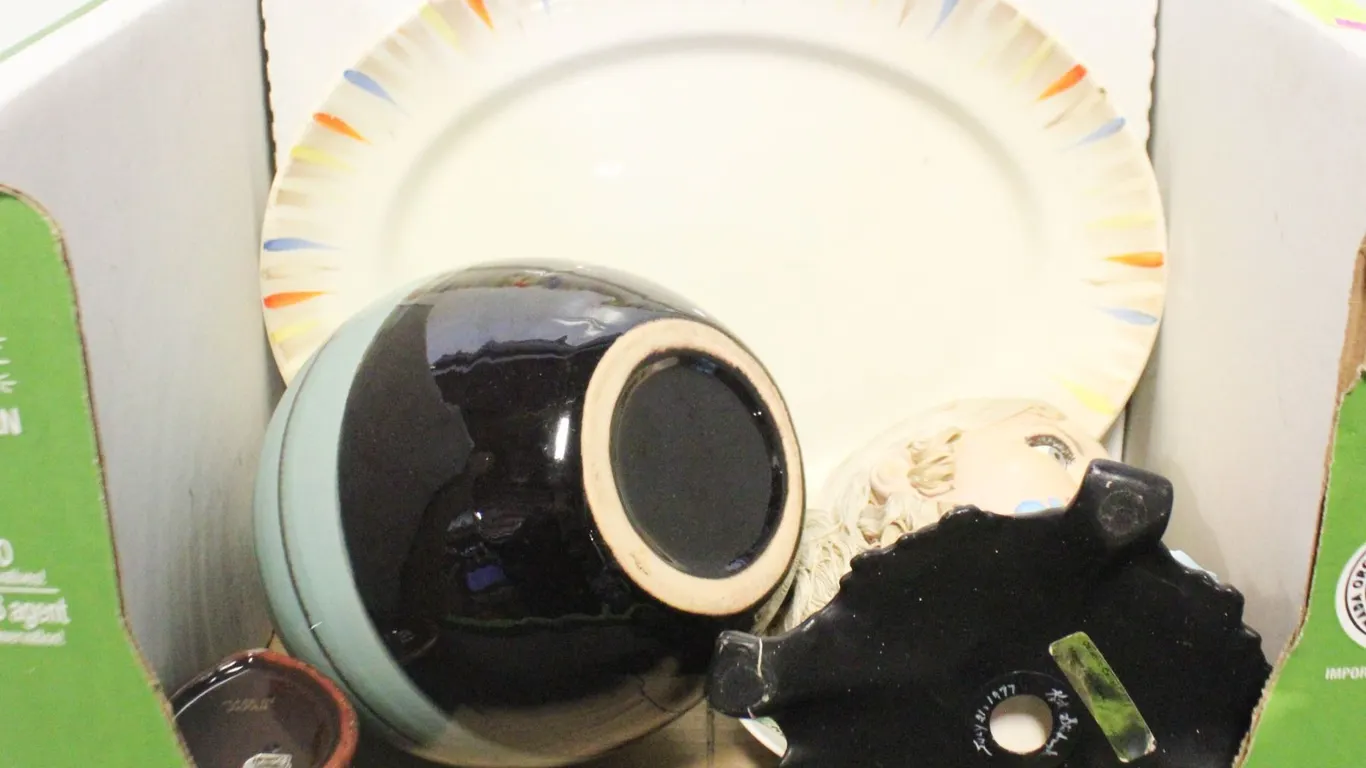ESTATE CERAMICS/POTTERY COLLECTION