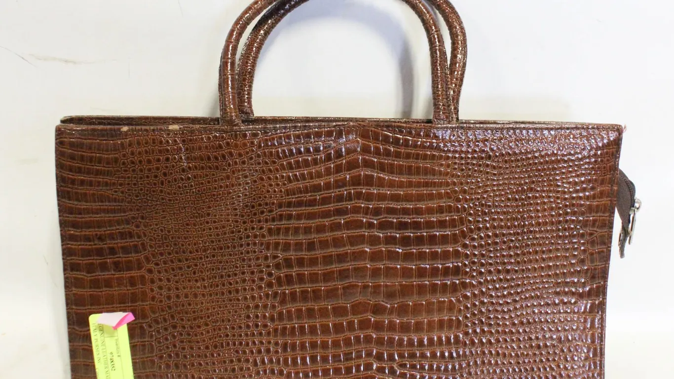 2 GENUINE LEATHER MADE IN ITALY PURSES INC