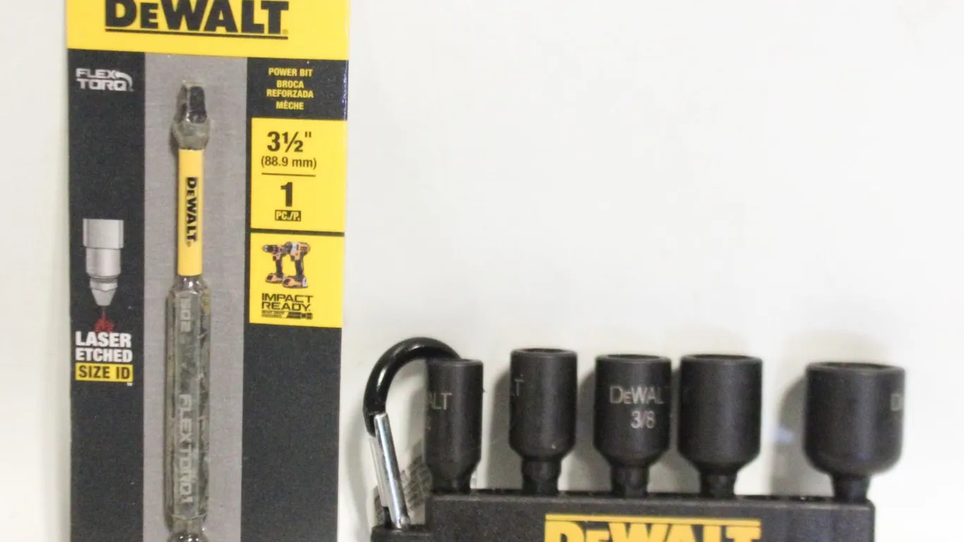 PACK OF DEWALT, MAGNETIC NUT DRIVER SET WITH