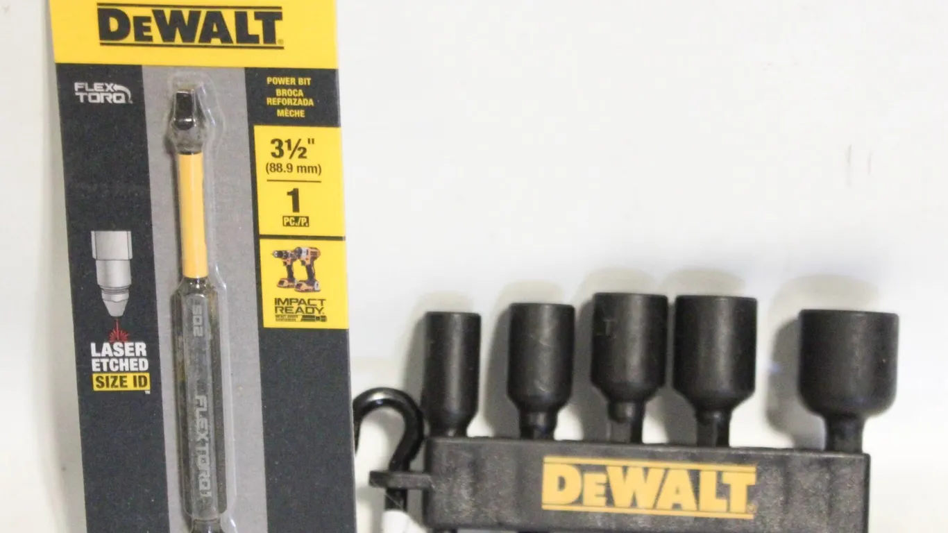 PACK OF DEWALT, MAGNETIC NUT DRIVER SET WITH