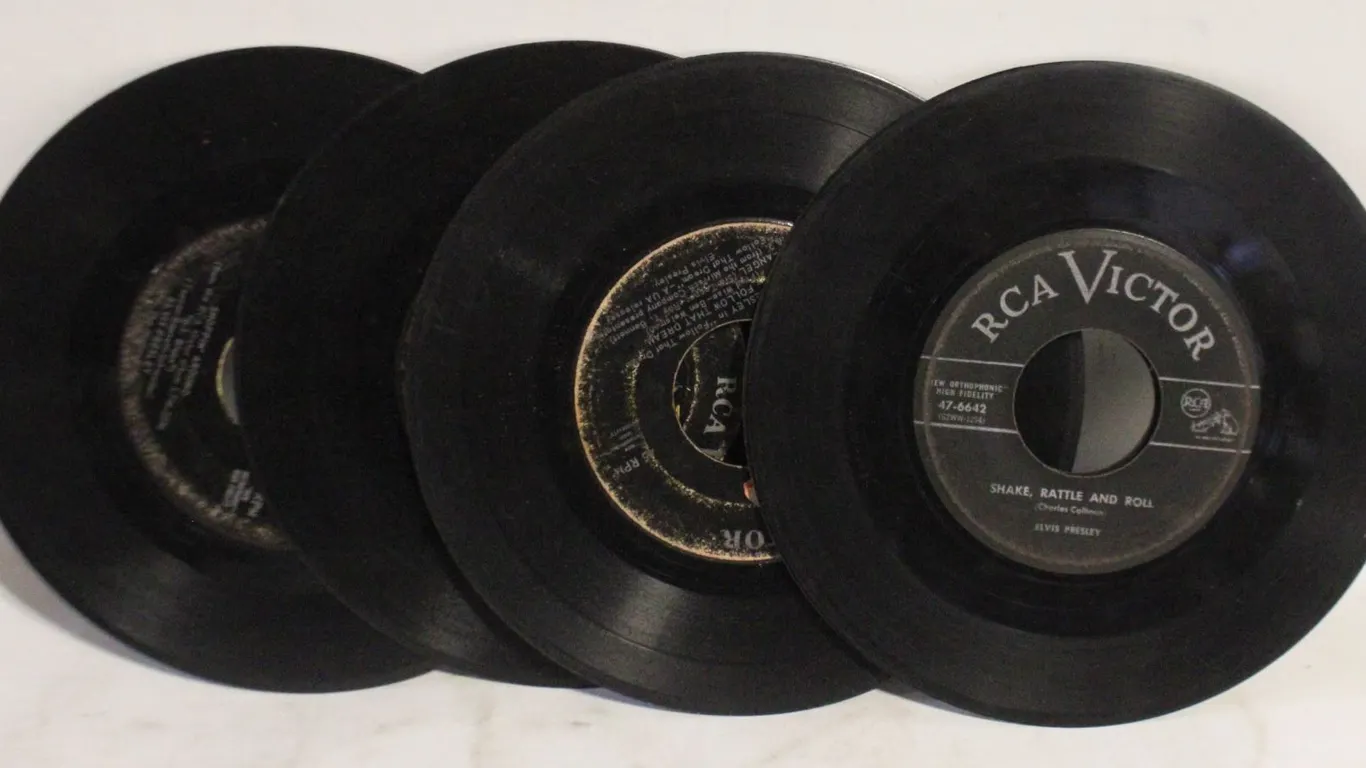 RCA VICTOR BLACK LABEL 5 ELVIS RECORDS
