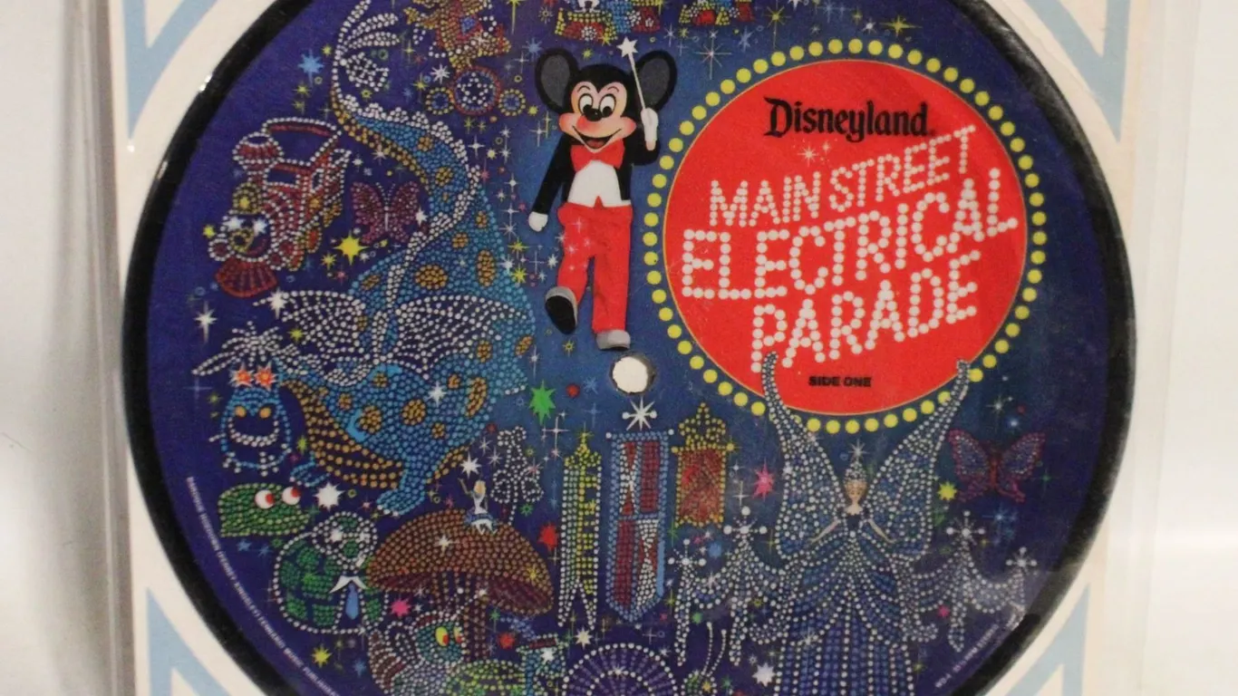 1977 VINTAGE DISNEYLAND MAINSTREET 7" VINYL