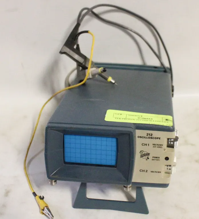 TEKTRONIX 212 OSCILLOSCOPE