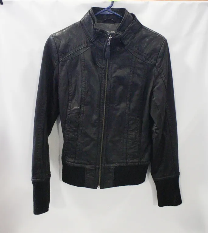 LADIES SMALL DANIER GENUINE LEATHER JACKET