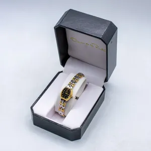 OSCAR DE LA RENTA LADIES WATCH W CASE