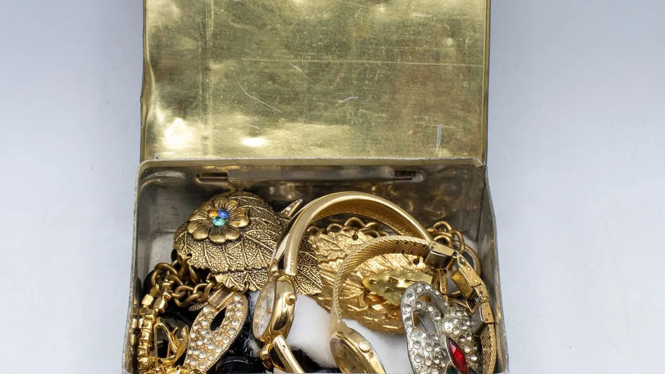 ANTIQUE TIN W WATCHES JEWELLERY ETC