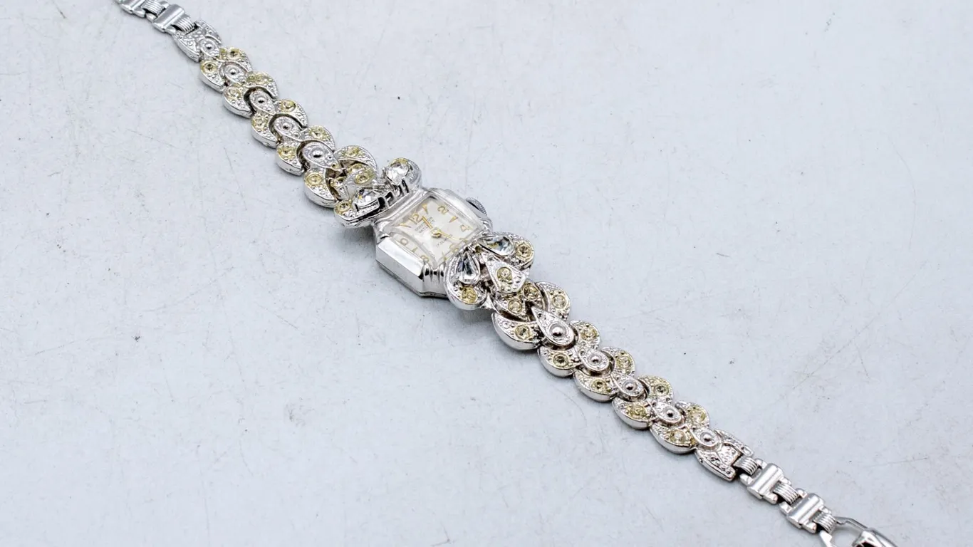 1950S 17J LADIES COCKTAIL WATCH MARATHON
