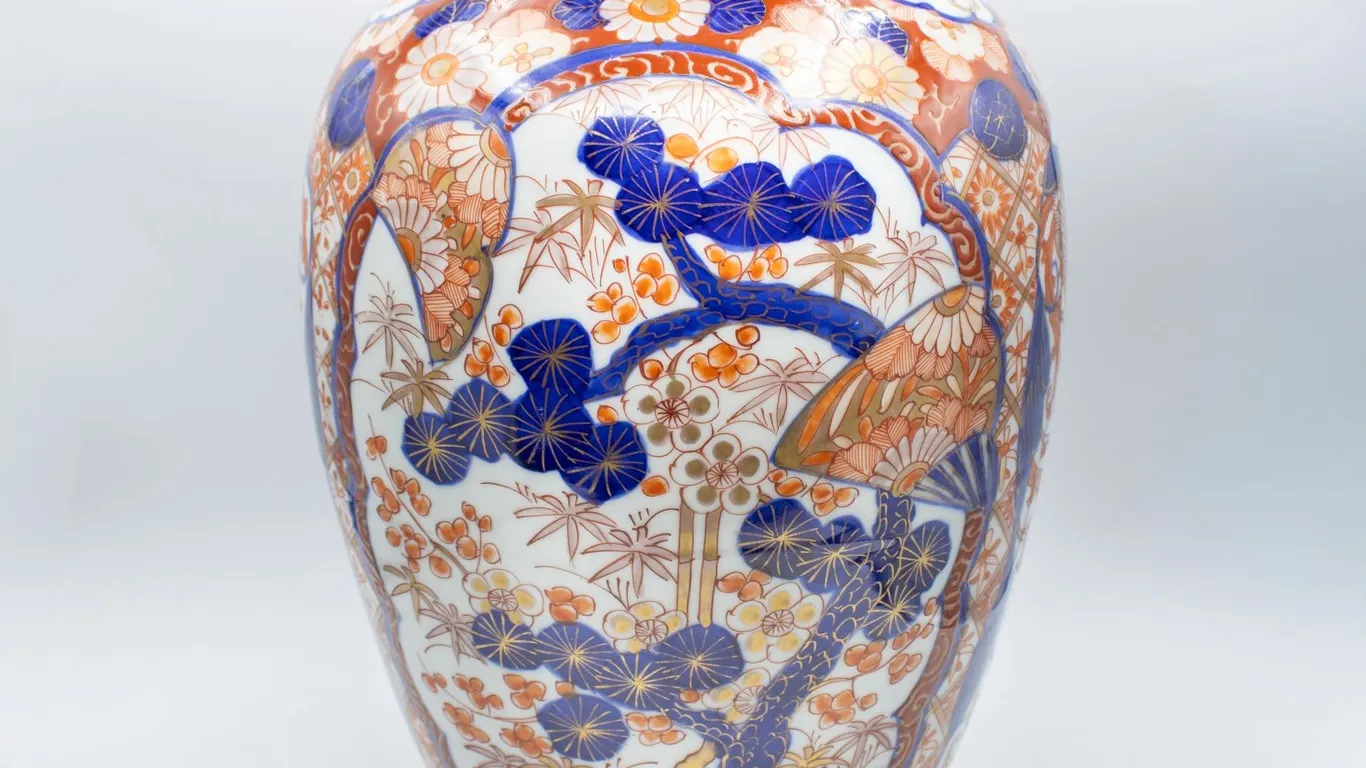 VINTAGE AOKI BROTHER CO IMARI STYLE VASE STAMPED