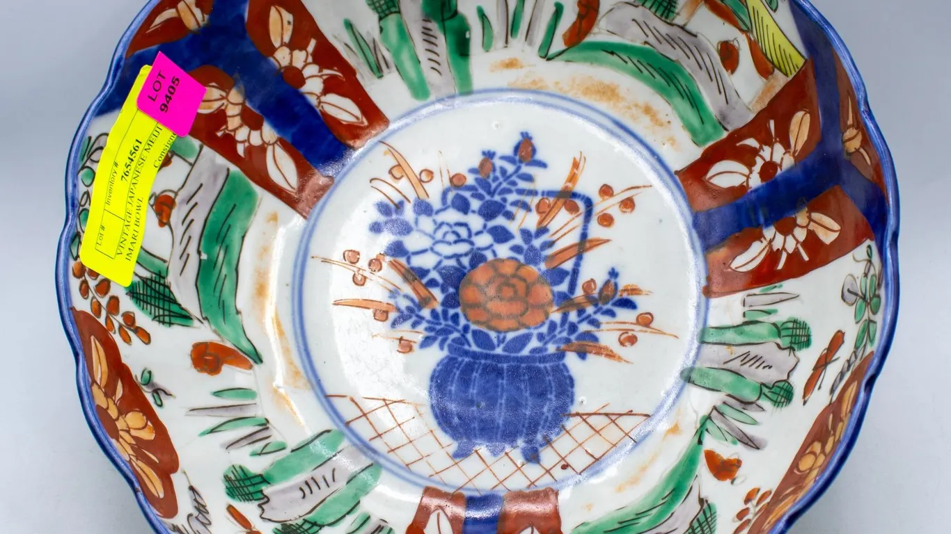 VINTAGE JAPANESE MEIJI PERIOD IMARI BOWL