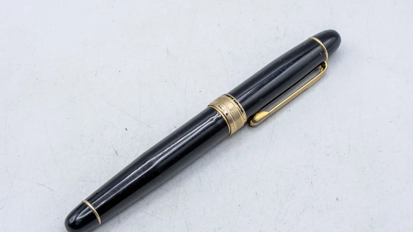 MONTBLANC MEISTERSTRUCK FOUNTAIN PEN LARGE