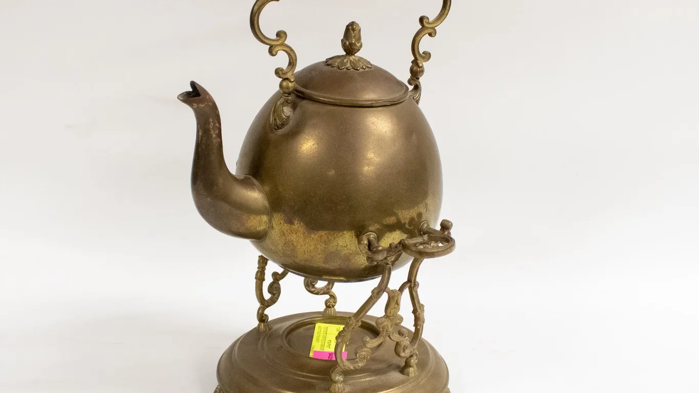 ESTATE ANTIQUE BRASS TILTING KETTLE/TEAPOT