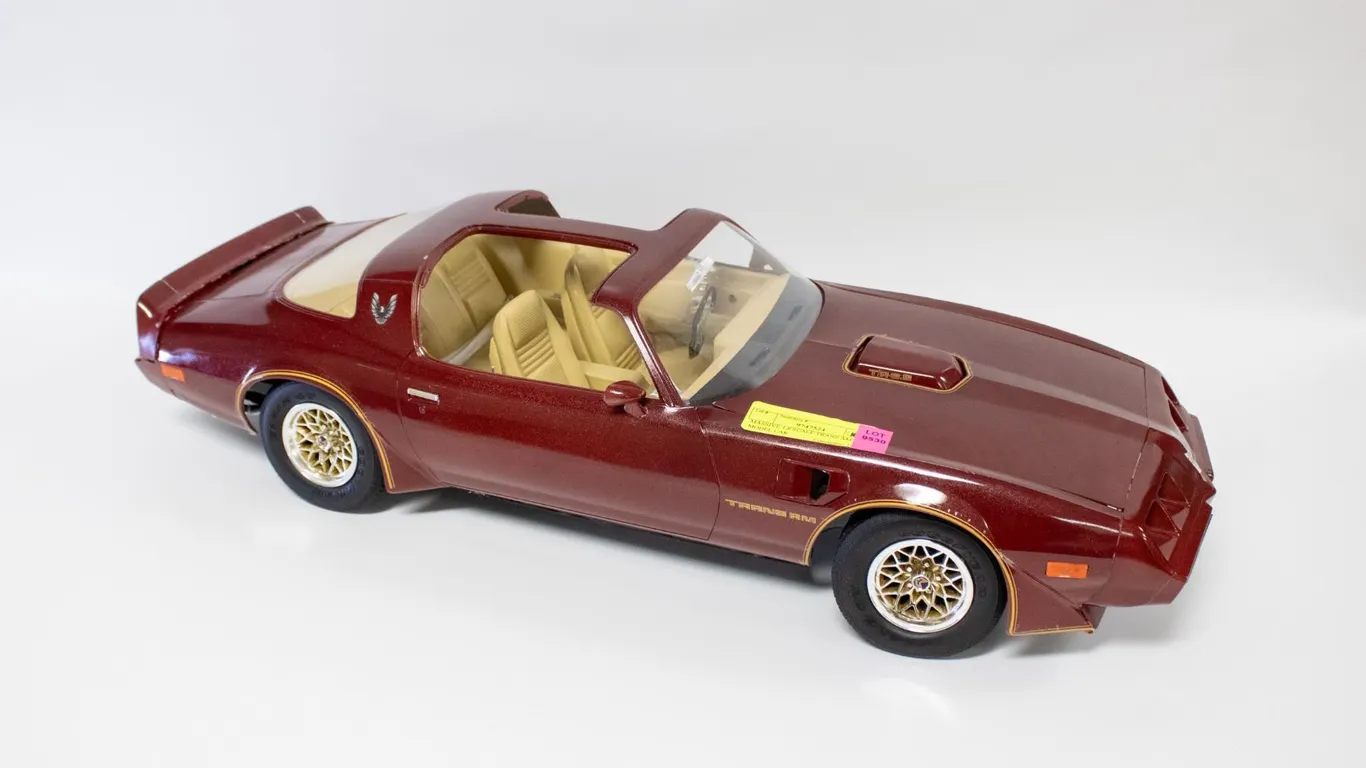 MASSIVE 1:8 SCALE TRANS AM MODEL CAR